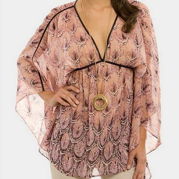 Guess by Marciano Tops - •GUESS BY MARCIANO• Daylily Silk Kimono Sz Small.